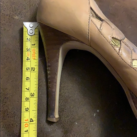 Tan Guess High Heels - Picture 3 of 3